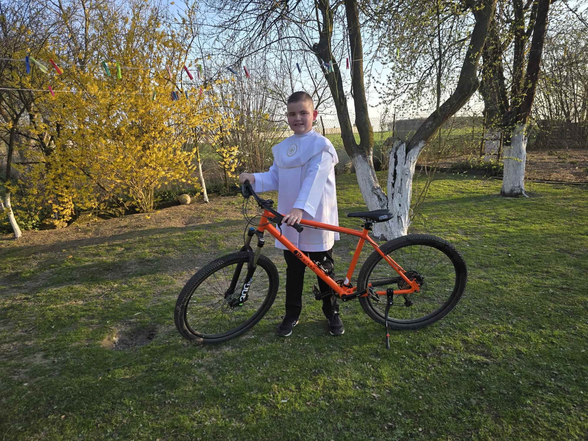 Lekki rower na komunię dla dziecka – rower młodzieżowy 26, 27,5 i 29 cali do jazdy w mieście i terenie